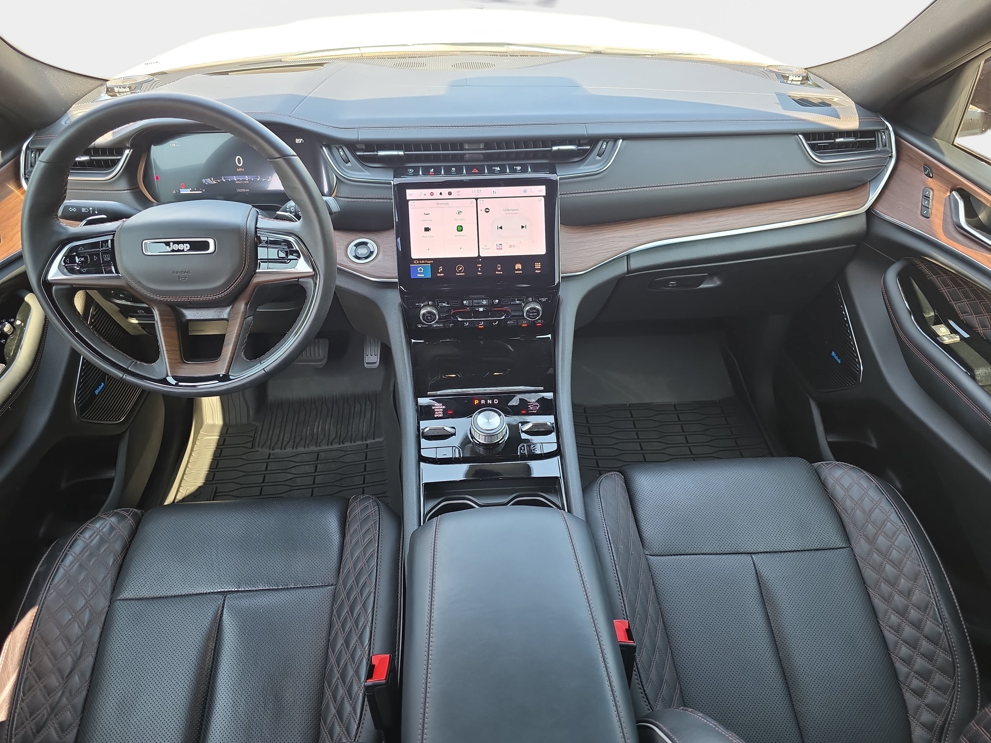 Used 2023 Jeep Grand Cherokee Summit w/ Adv Protech Group IV AWD/4WD image 9