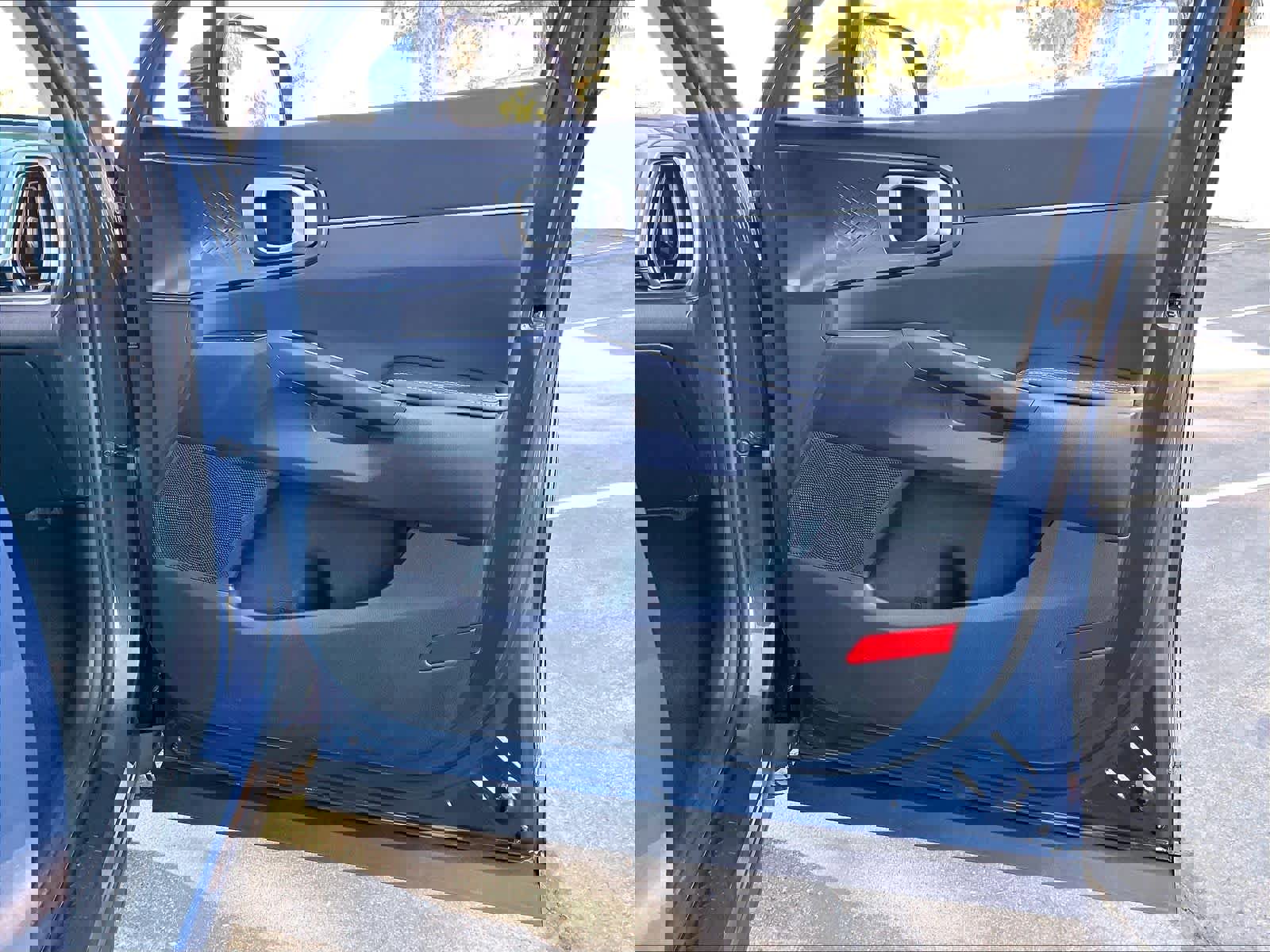 Used 2025 Kia Sorento S w/ Panoramic Sunroof Package image 26