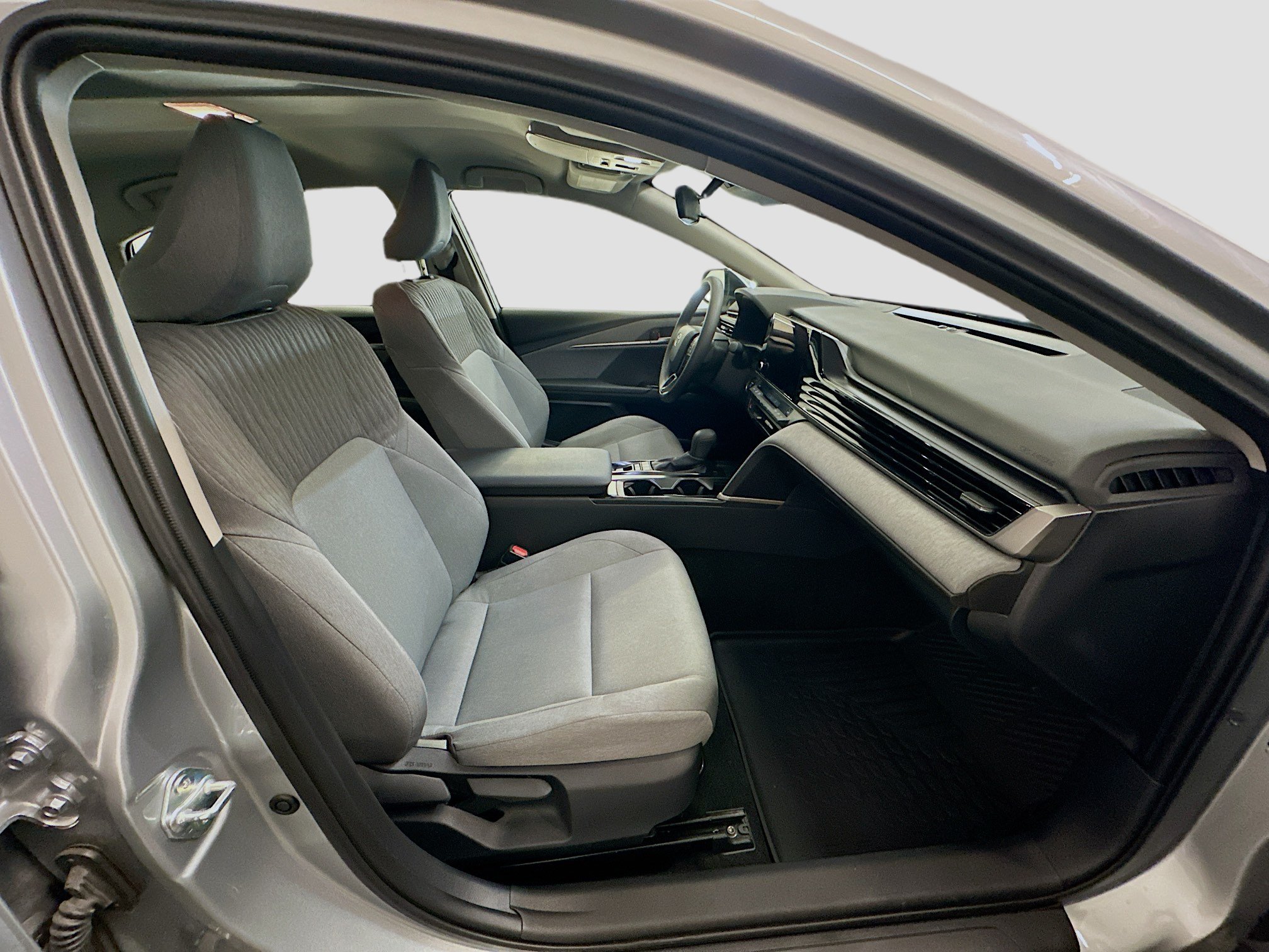 Used 2026 Toyota Camry LE FWD image 32