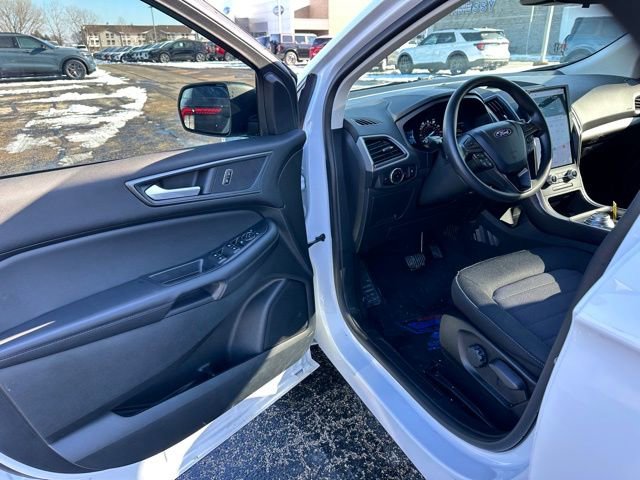 Used 2024 Ford Edge SE image 10