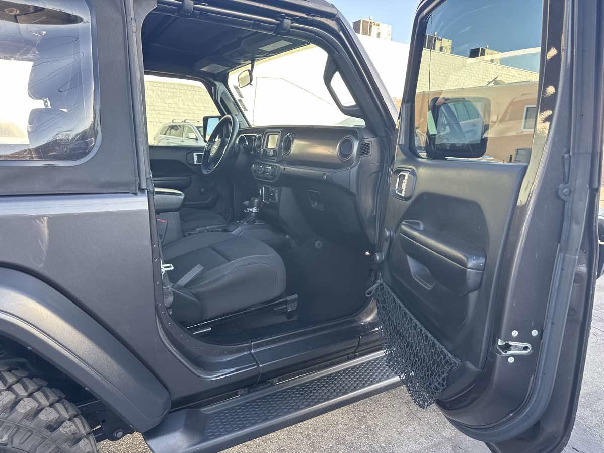 Used 2018 Jeep Wrangler Sport AWD/4WD image 8