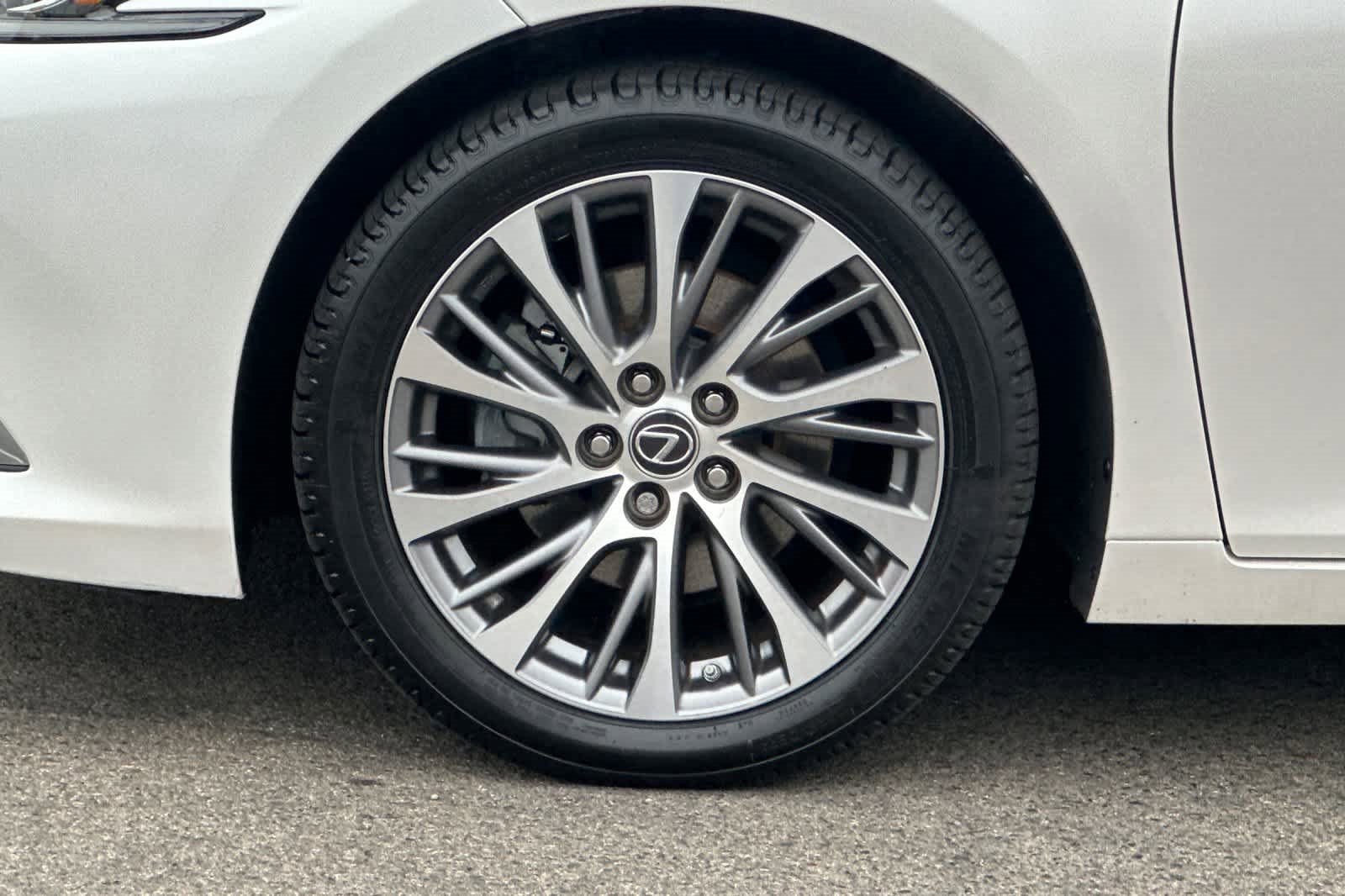 Used 2019 Lexus ES 350 image 25