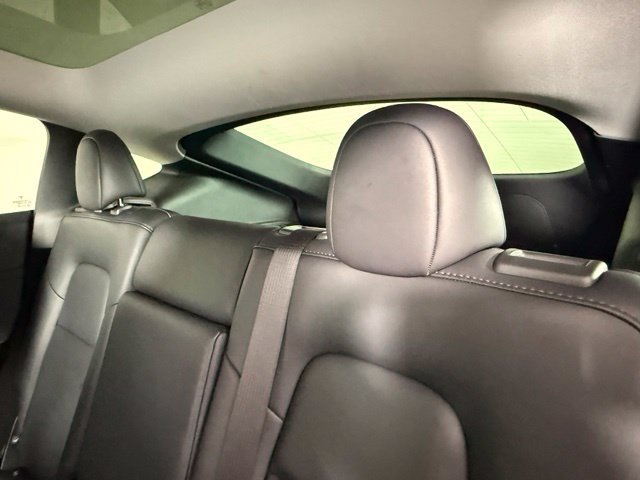 Used 2024 Tesla Model Y Long Range RWD image 26