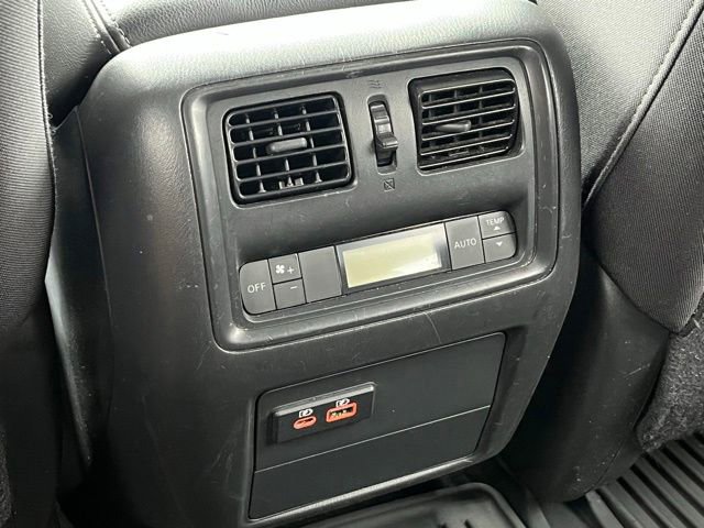 Used 2019 Nissan Pathfinder SV image 37