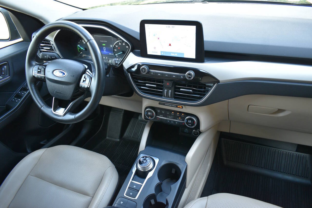 Used 2021 Ford Escape SEL AWD/4WD image 30