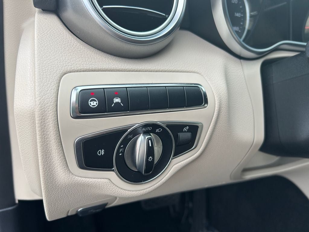 Used 2019 Mercedes-Benz C 300 4MATIC Sedan image 19