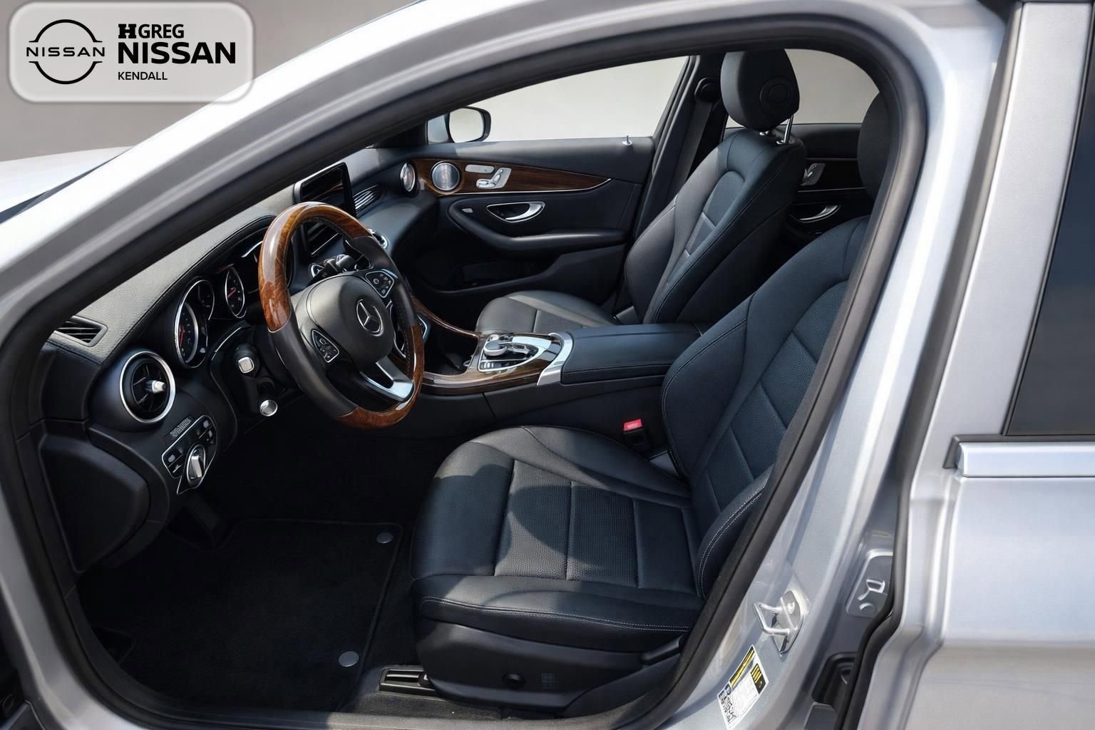 Used 2018 Mercedes-Benz E 300 4MATIC w/ Premium 2 Package (Q02) image 7