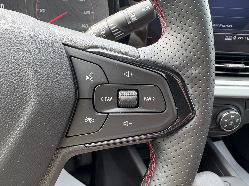 Used 2025 Chevrolet Trax RS w/ Sunroof Package FWD image 19