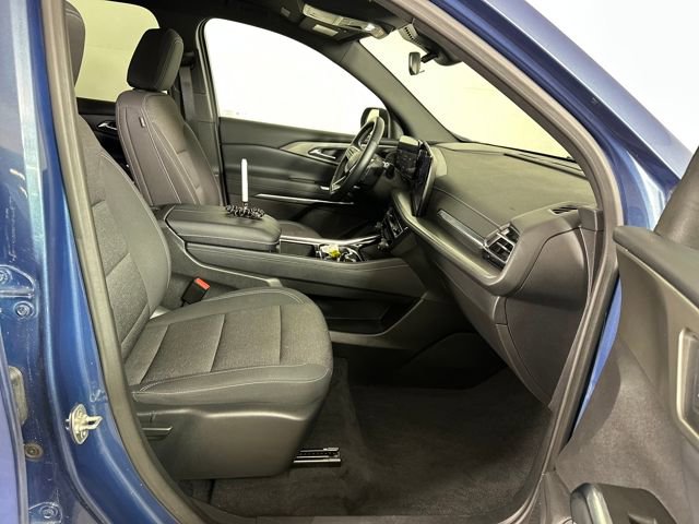 Used 2025 Chevrolet Traverse LT image 28