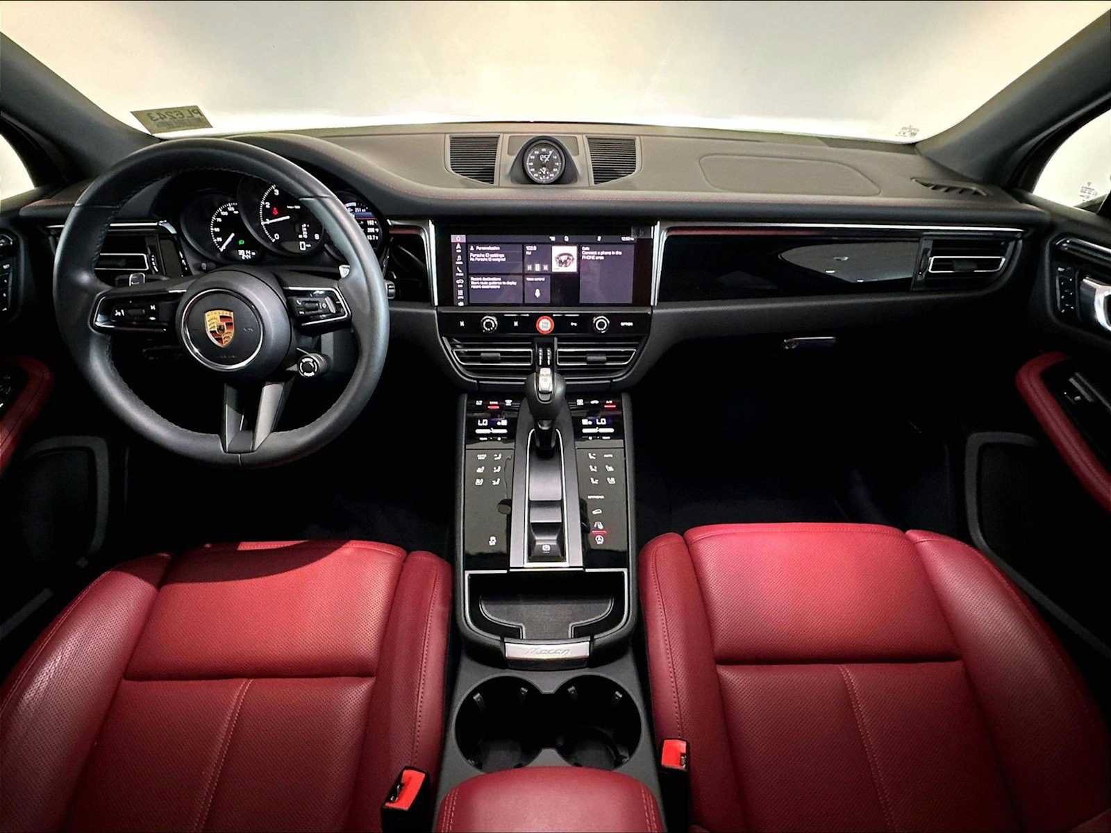 Used 2026 Porsche Macan AWD/4WD image 17