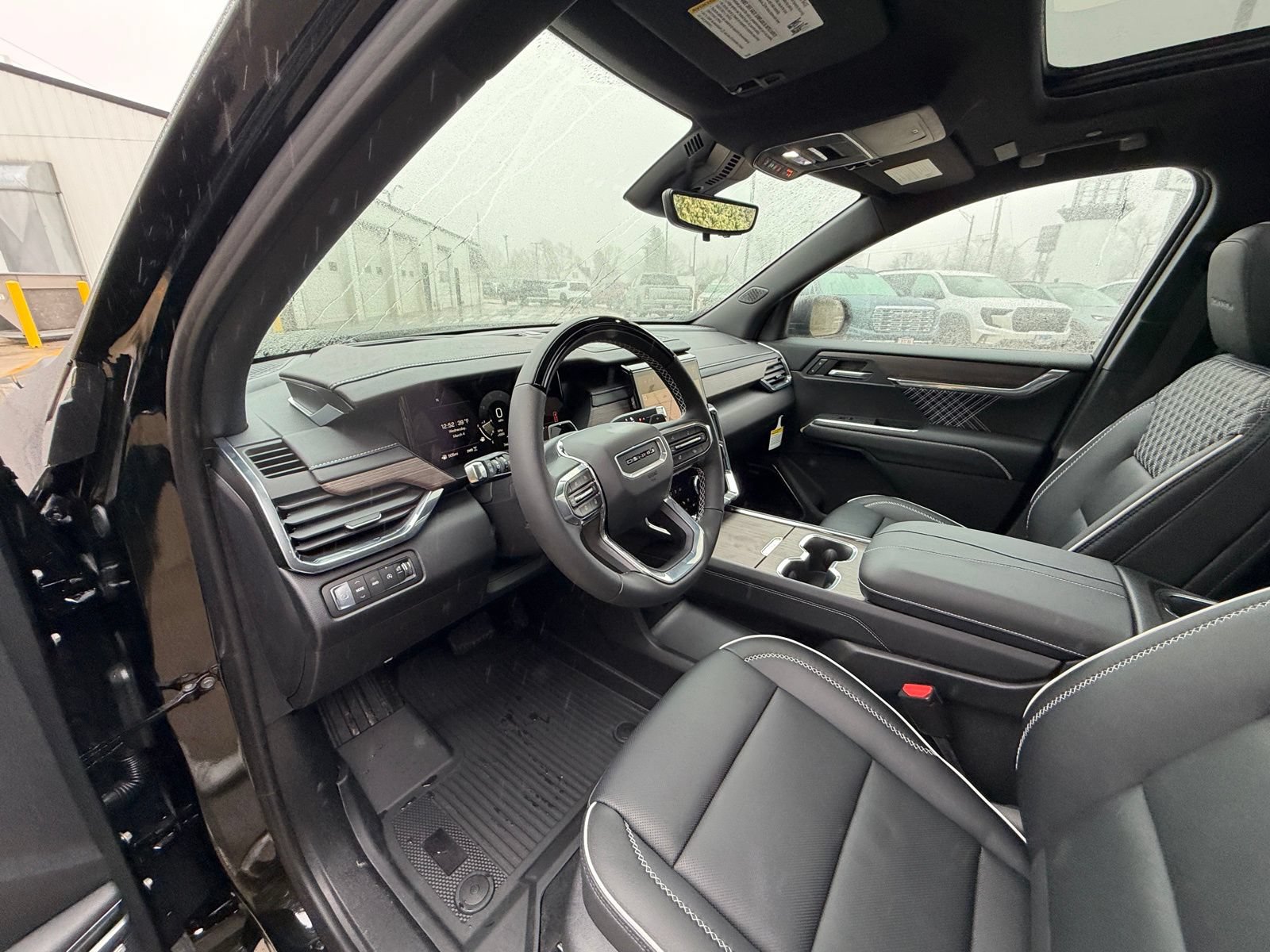 New 2026 GMC Acadia Denali w/ Super Cruise Package AWD/4WD image 4