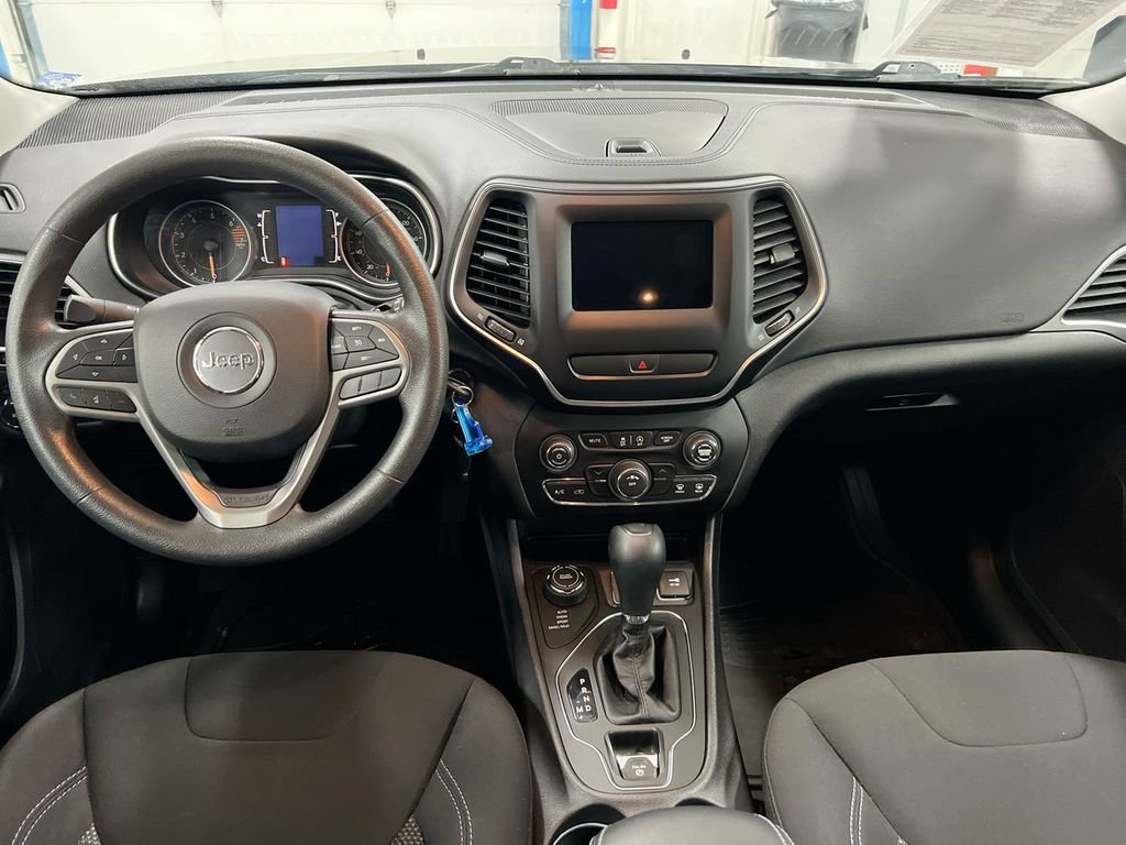 Used 2019 Jeep Cherokee Latitude w/ Popular Appearance Group AWD/4WD image 10
