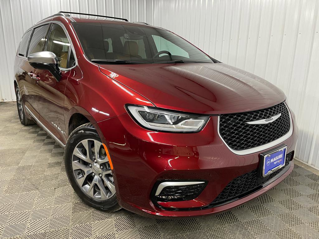 Used 2023 Chrysler Pacifica Pinnacle image 10