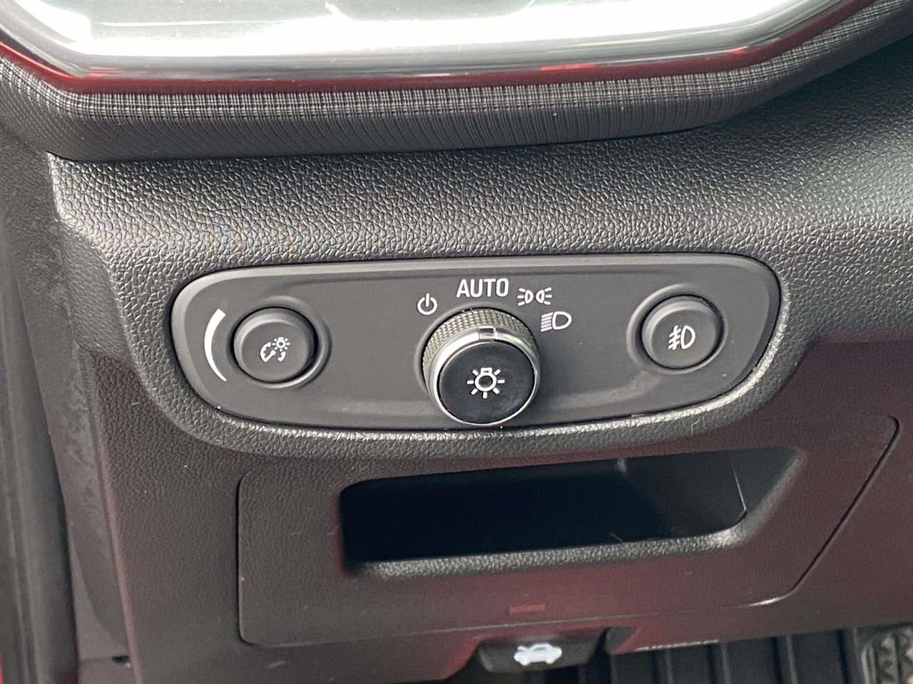 Used 2021 Chevrolet TrailBlazer RS w/ Sun and Liftgate Package image 18