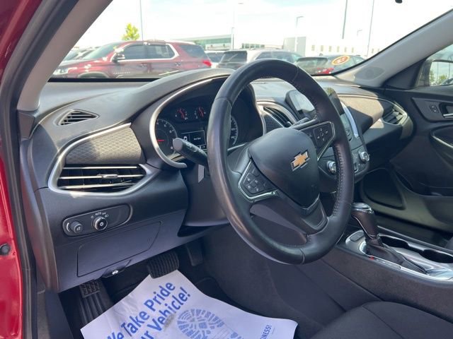 Used 2019 Chevrolet Malibu RS FWD image 9