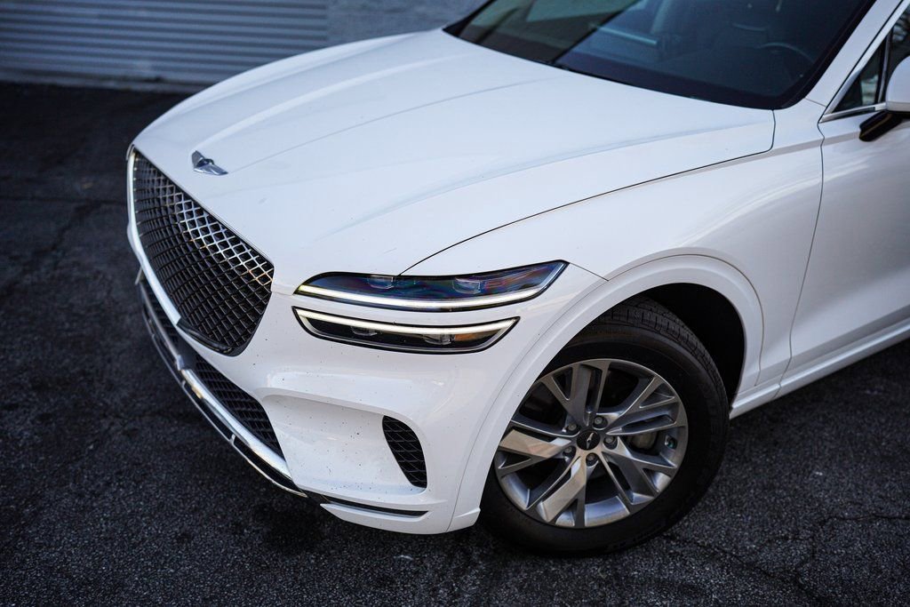 Used 2023 Genesis GV70 2.5T Select image 2