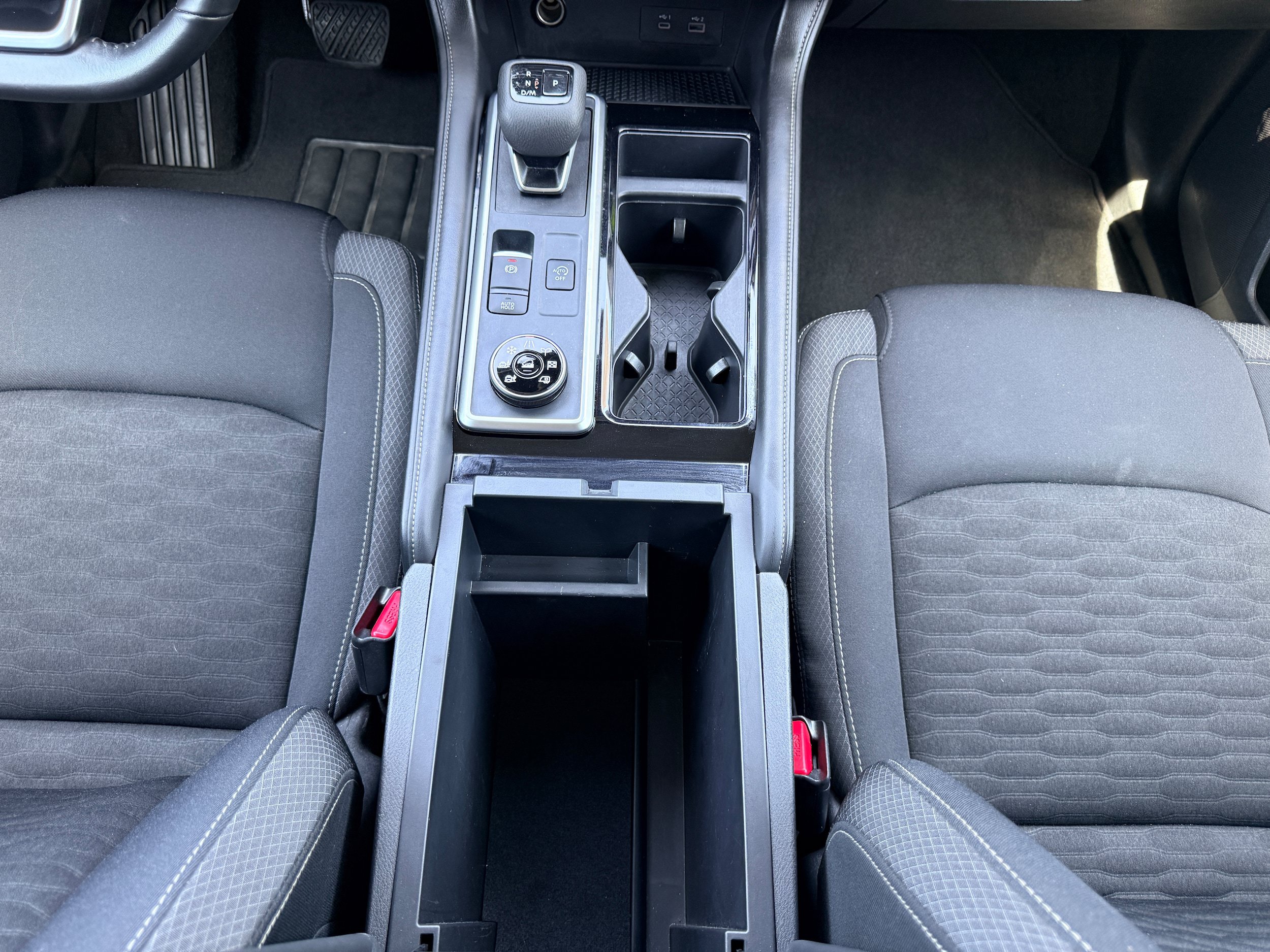 Used 2025 Nissan Pathfinder SV AWD/4WD image 18