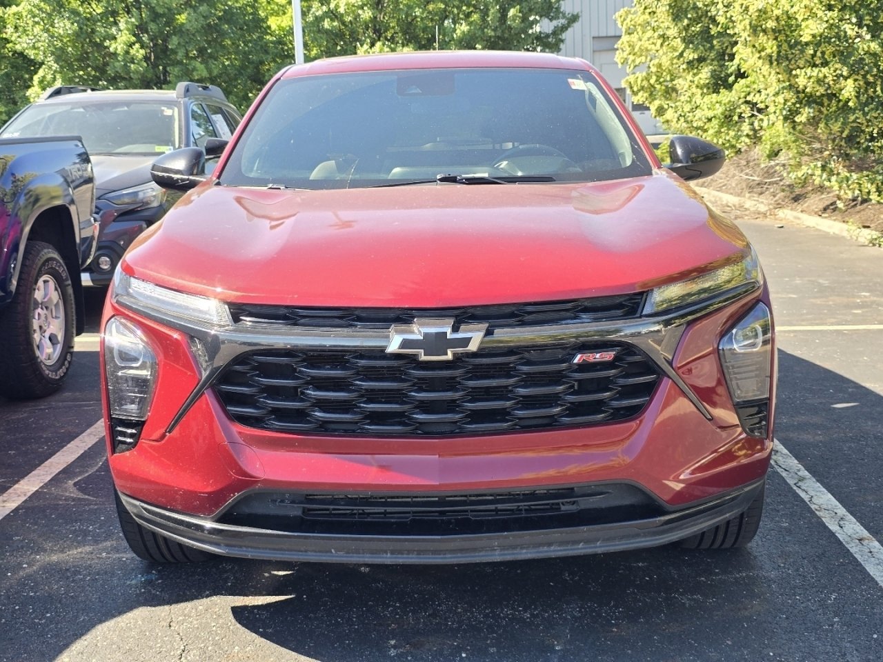 Used 2024 Chevrolet Trax RS FWD image 2