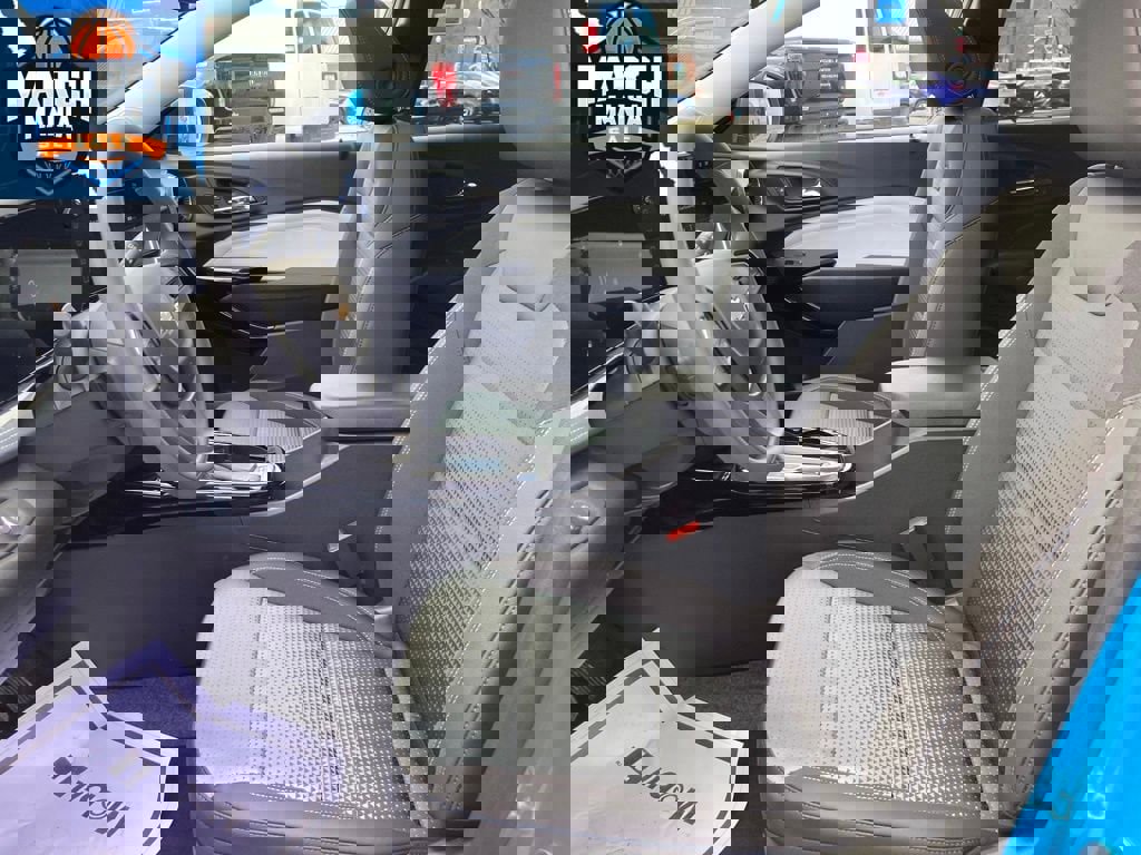 New 2026 Chevrolet Trax LT w/ Sunroof Package image 9