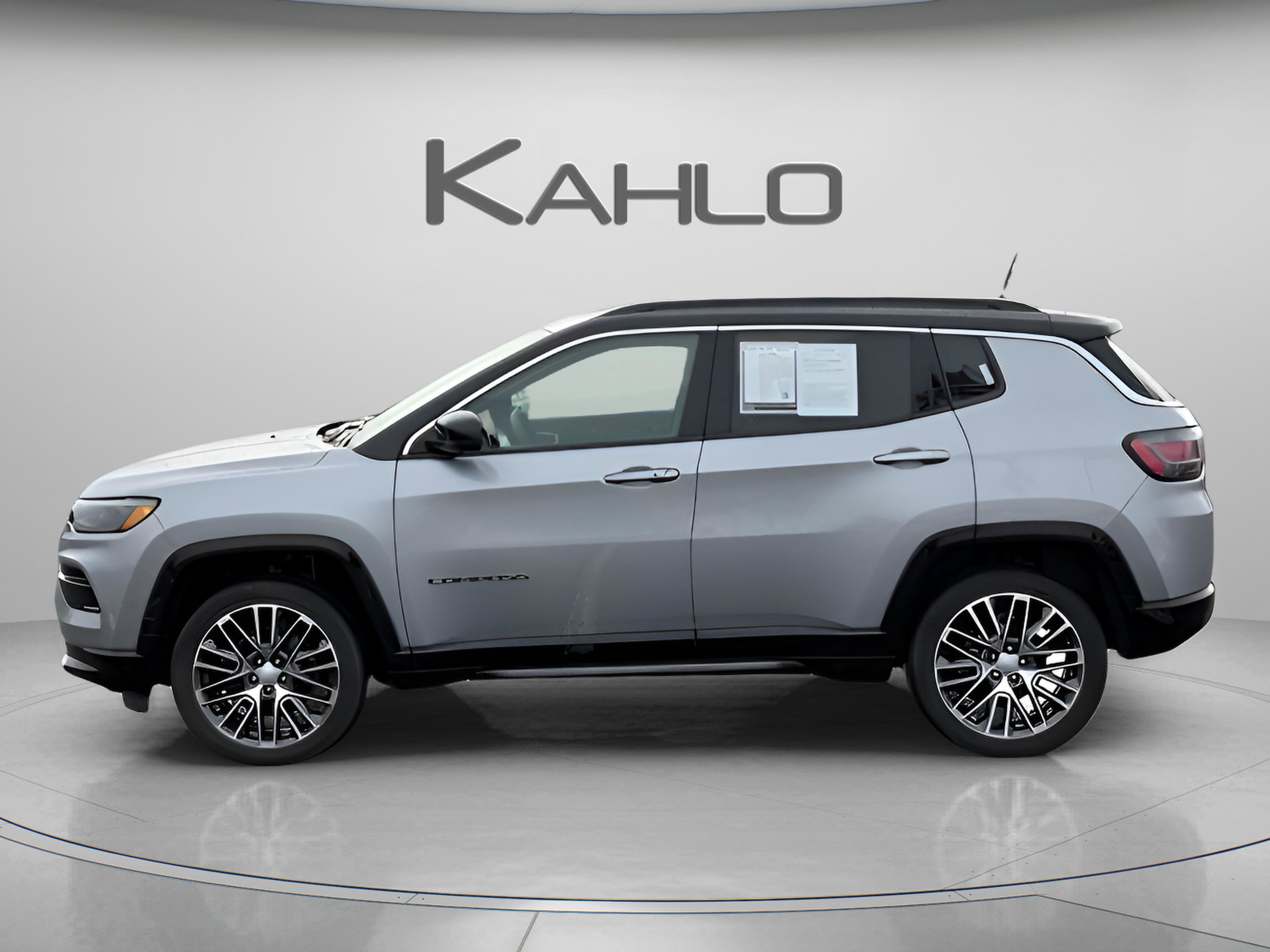 Used 2023 Jeep Compass Limited w/ Elite Group image 2