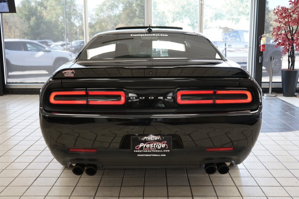 Used 2022 Dodge Challenger R/T w/ Performance Handling Group RWD image 16