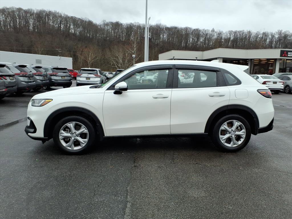 Used 2025 Honda HR-V LX image 2