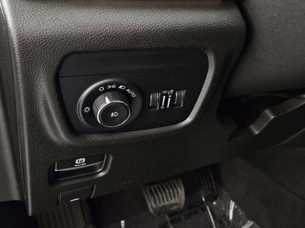 Used 2021 Jeep Grand Cherokee L Limited RWD image 23