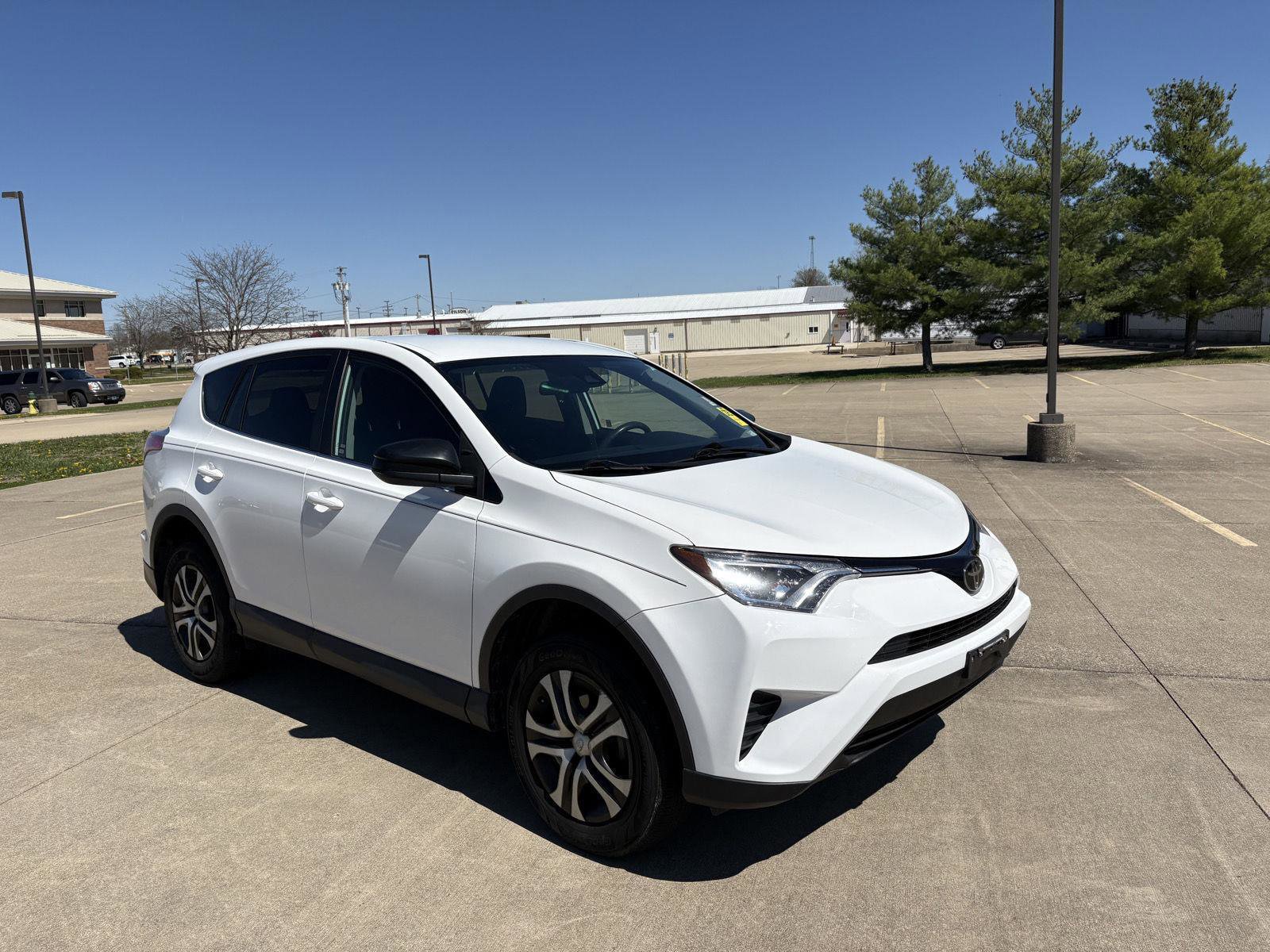 Used 2018 Toyota RAV4 LE w/ All Weather Liner Package FWD image 2