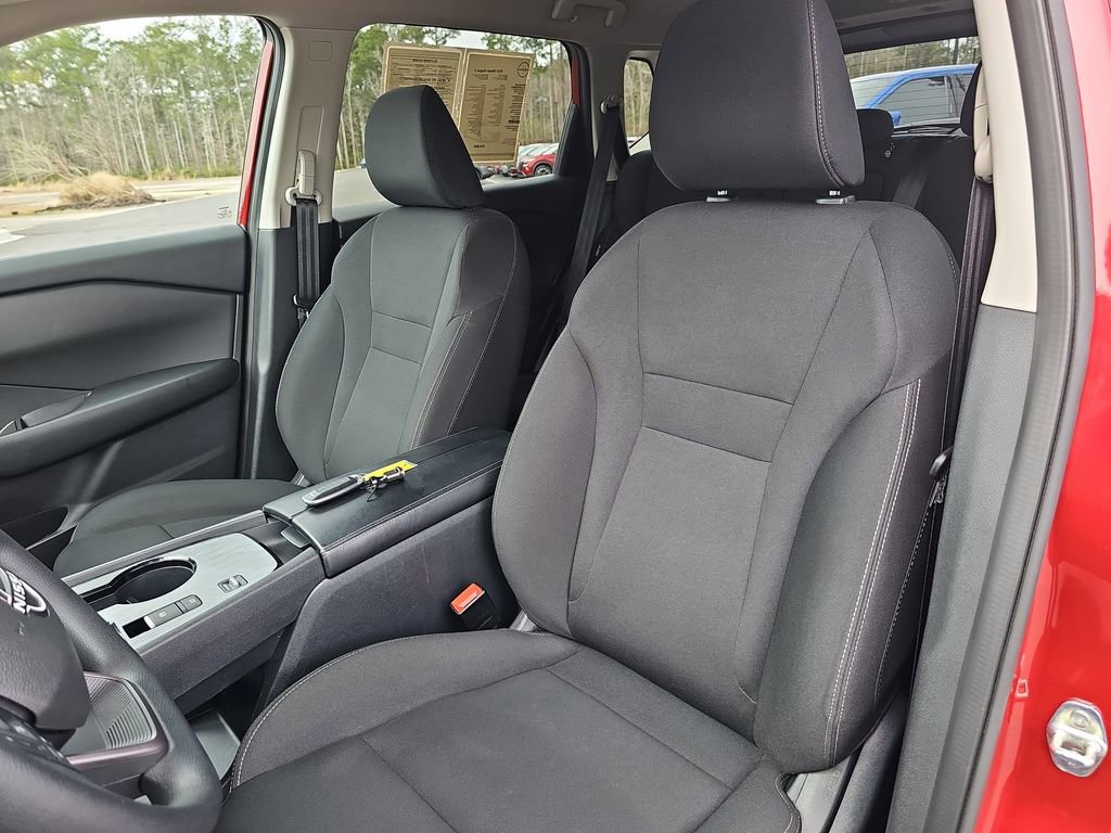 Used 2025 Nissan Rogue S image 18