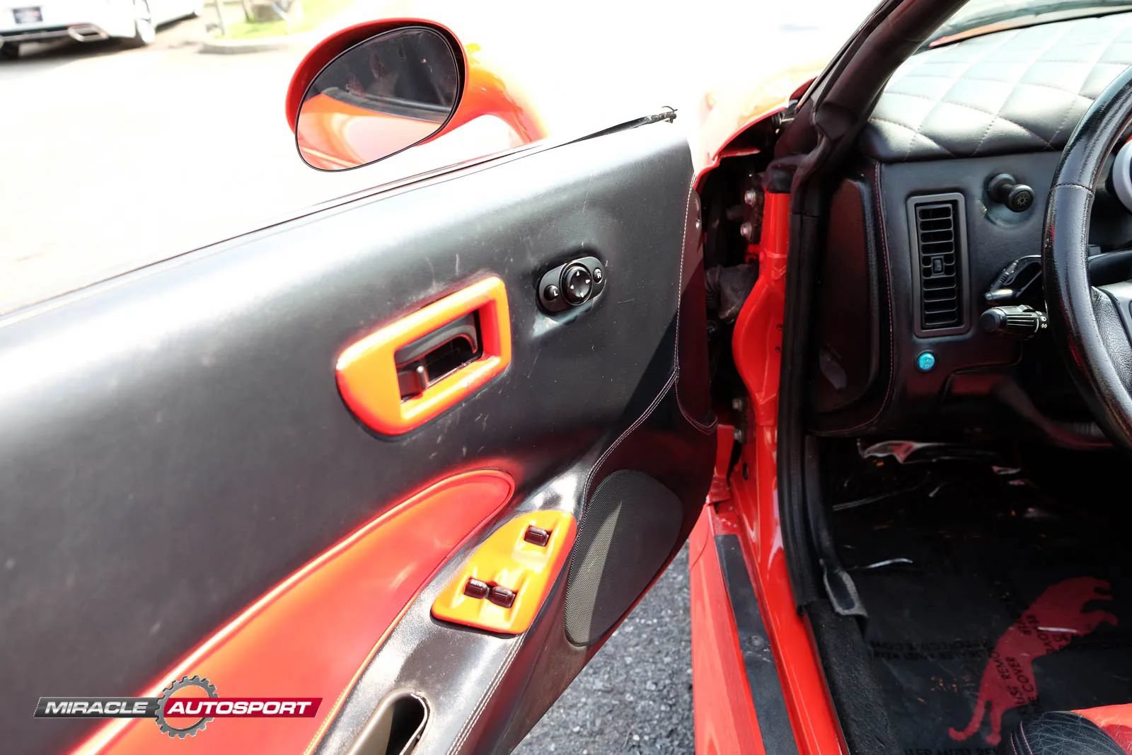 Used 1999 Plymouth Prowler RWD image 16