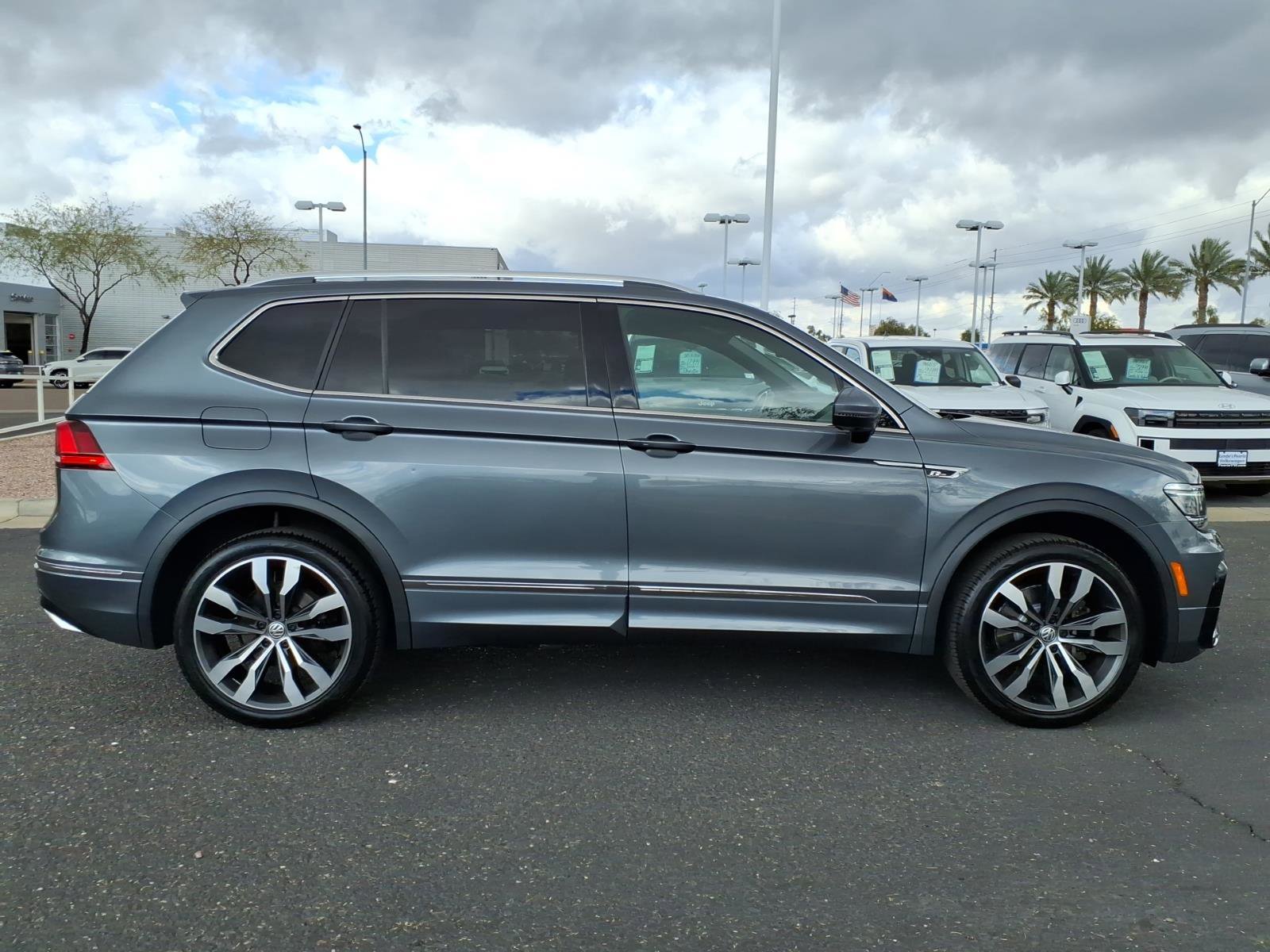 Used 2020 Volkswagen Tiguan SEL Premium R-Line image 8