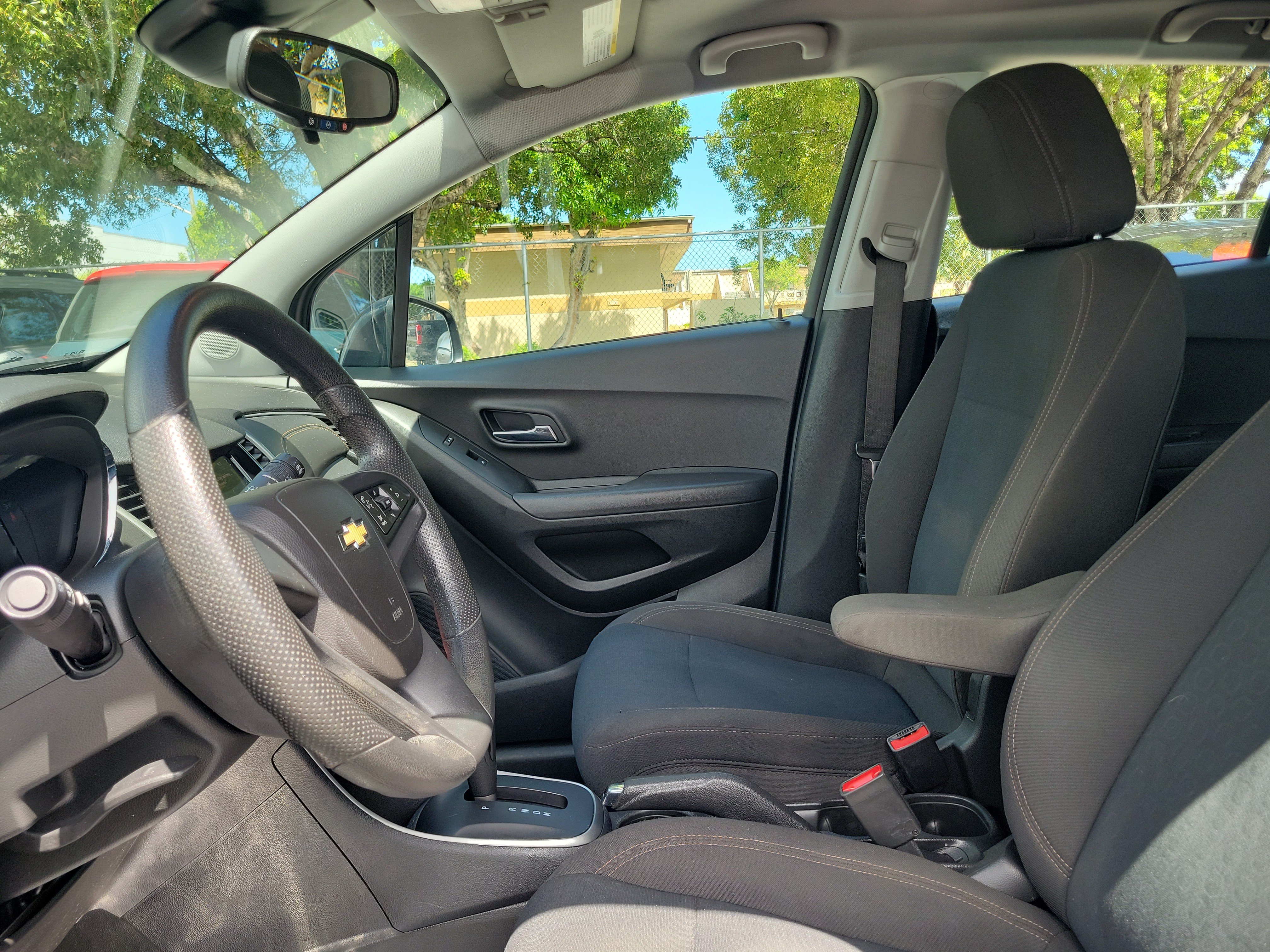 Used 2020 Chevrolet Trax LS FWD image 19