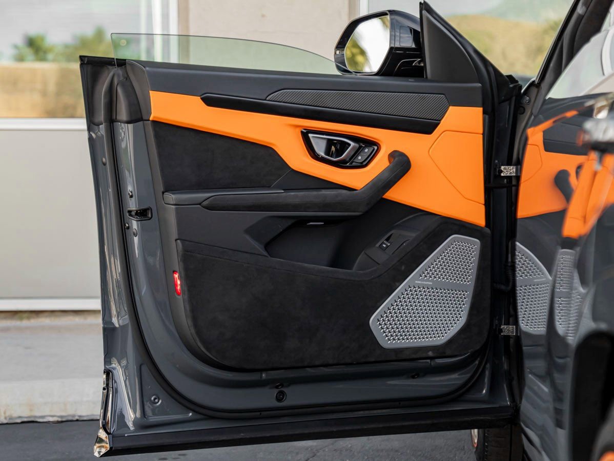 Used 2024 Lamborghini Urus S image 11