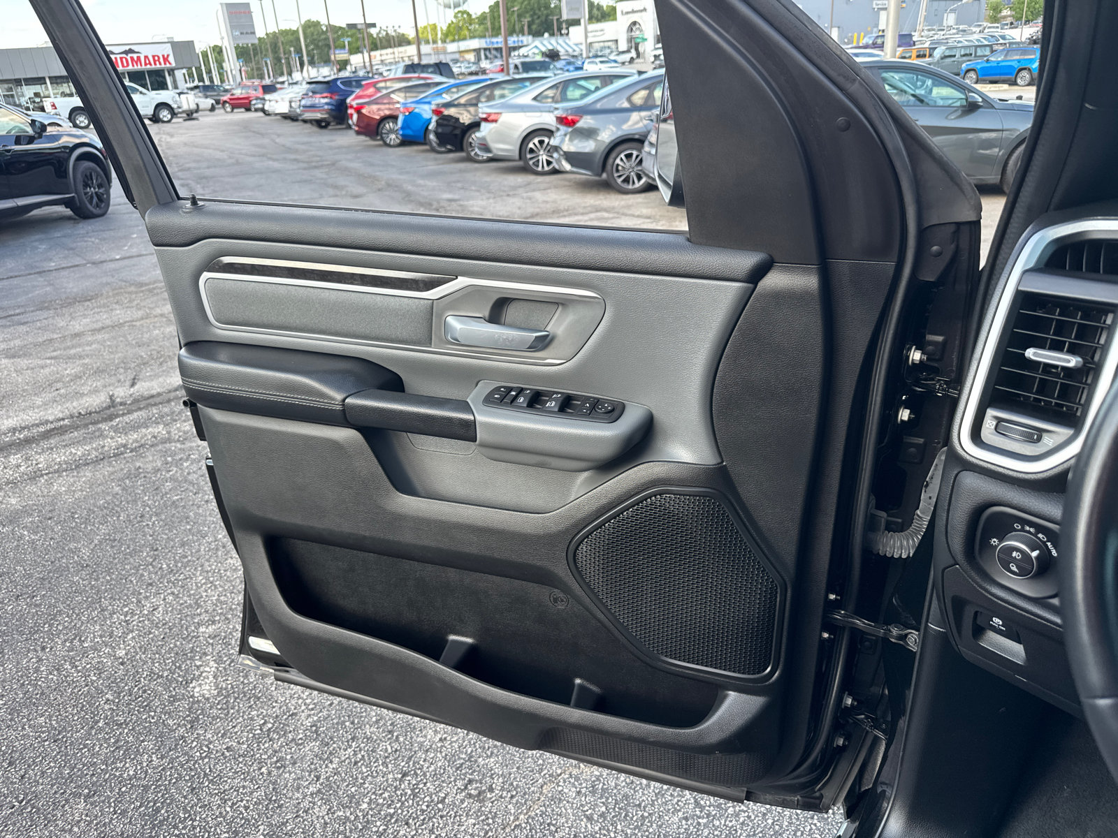 Used 2023 RAM 1500 Big Horn AWD/4WD image 17
