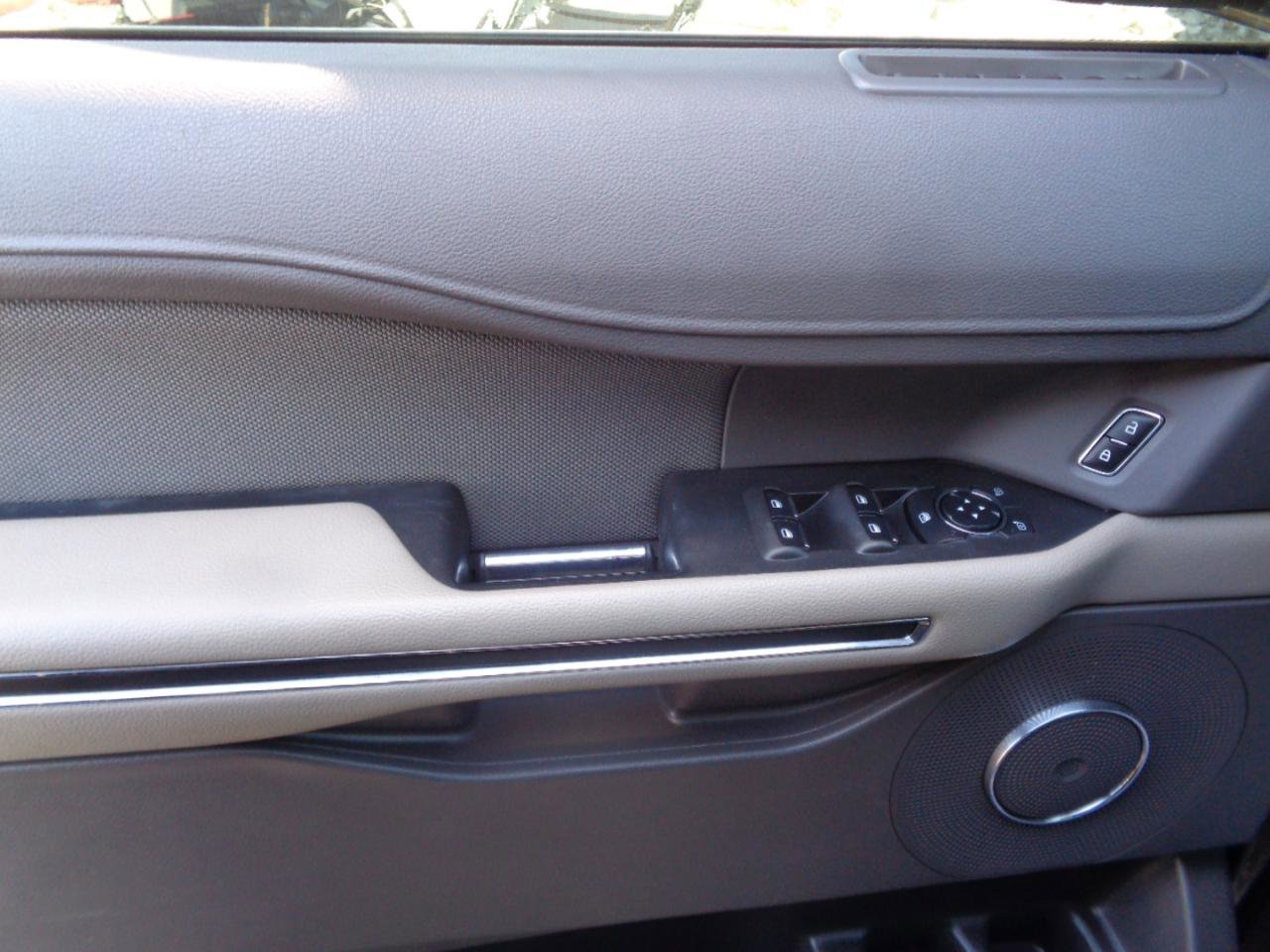 Used 2020 Ford Expedition XL image 24