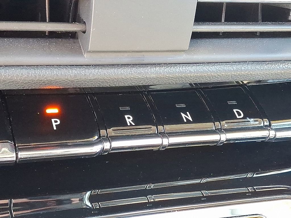 Used 2023 Lincoln Corsair AWD w/ Equipment Group 101A image 15