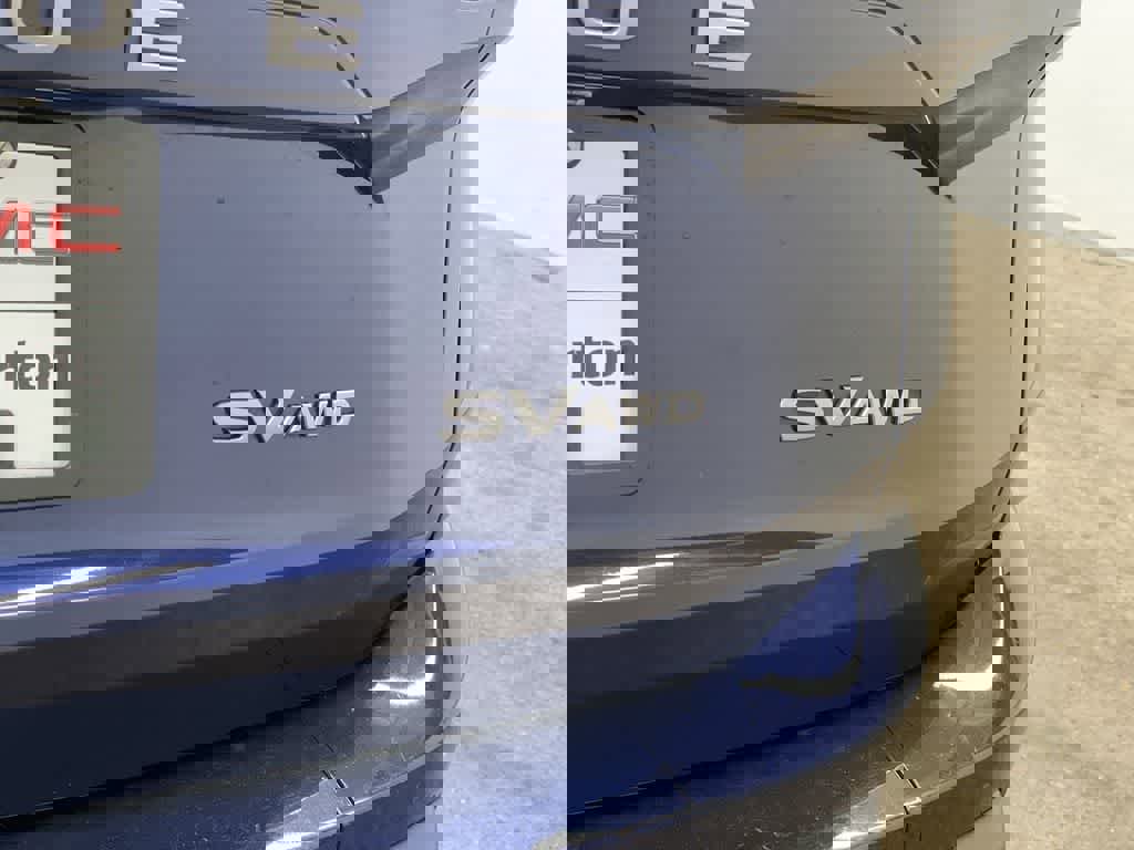 Used 2024 Nissan Rogue SV image 10