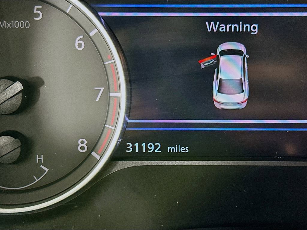 Certified 2022 Nissan Sentra SR w/ Electronics Package image 18