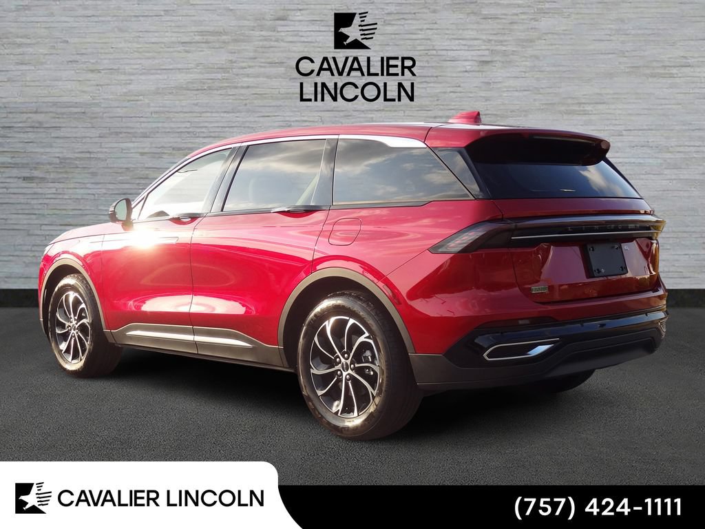 Used 2026 Lincoln Nautilus Premier AWD/4WD image 3