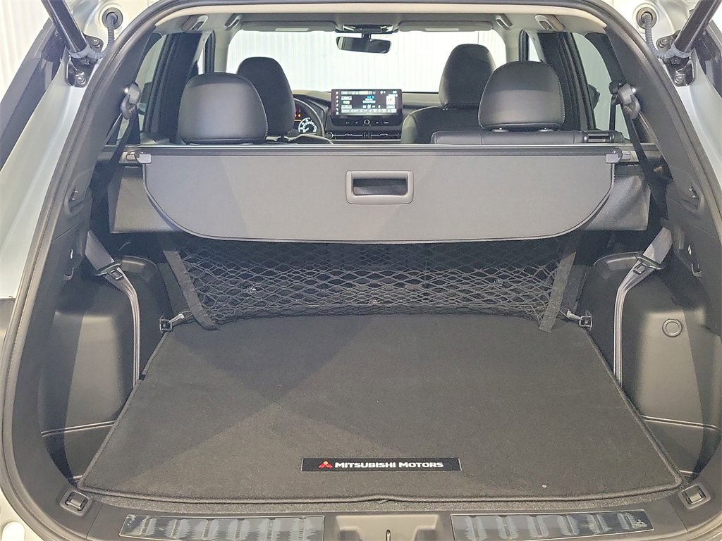 New 2025 Mitsubishi Outlander SE image 7