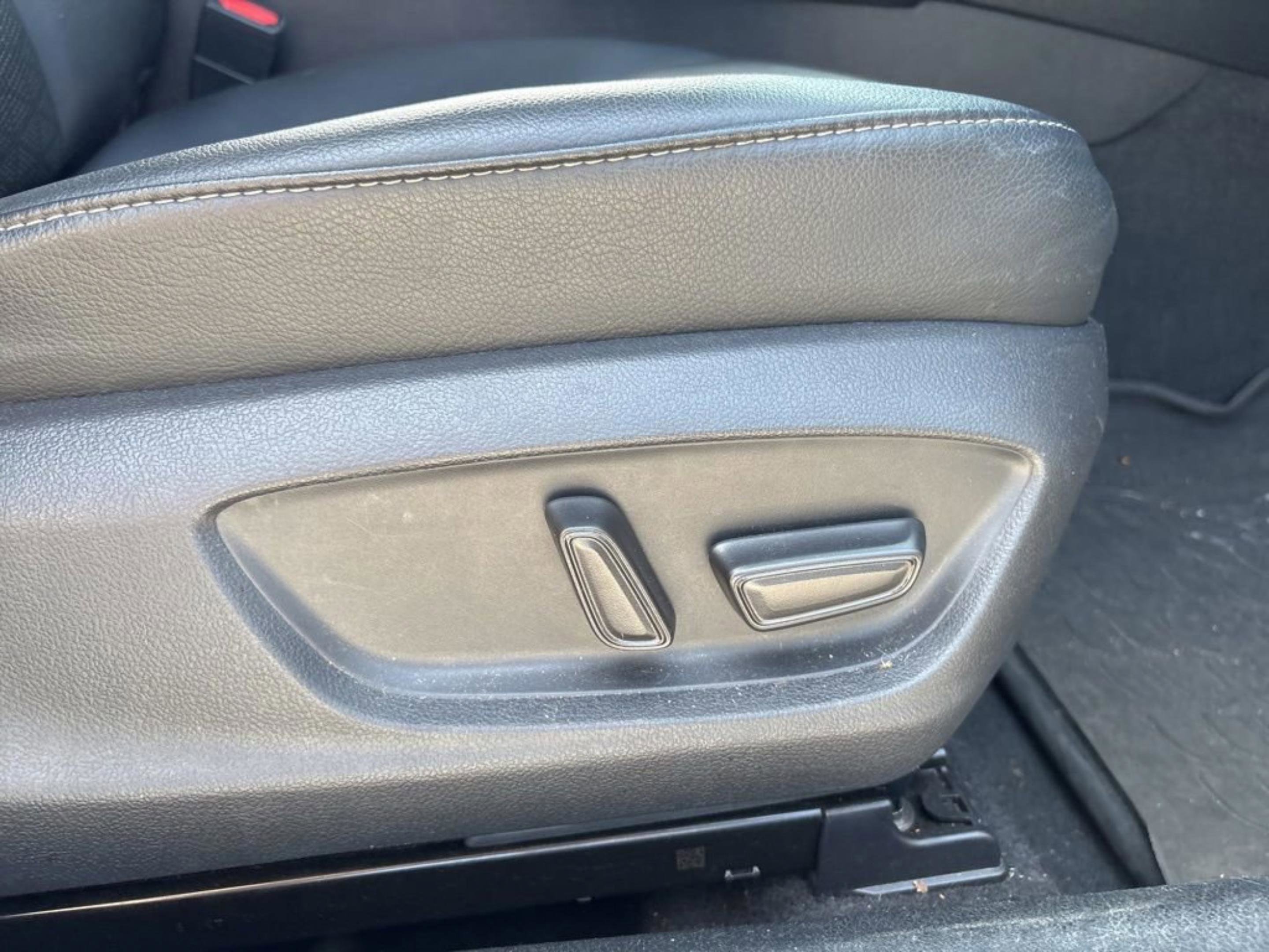 Certified 2020 Toyota Camry XSE FWD image 35