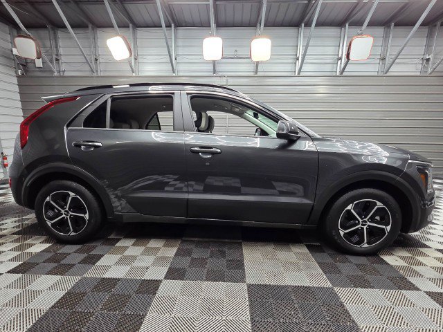Used 2024 Kia Niro EX FWD image 10