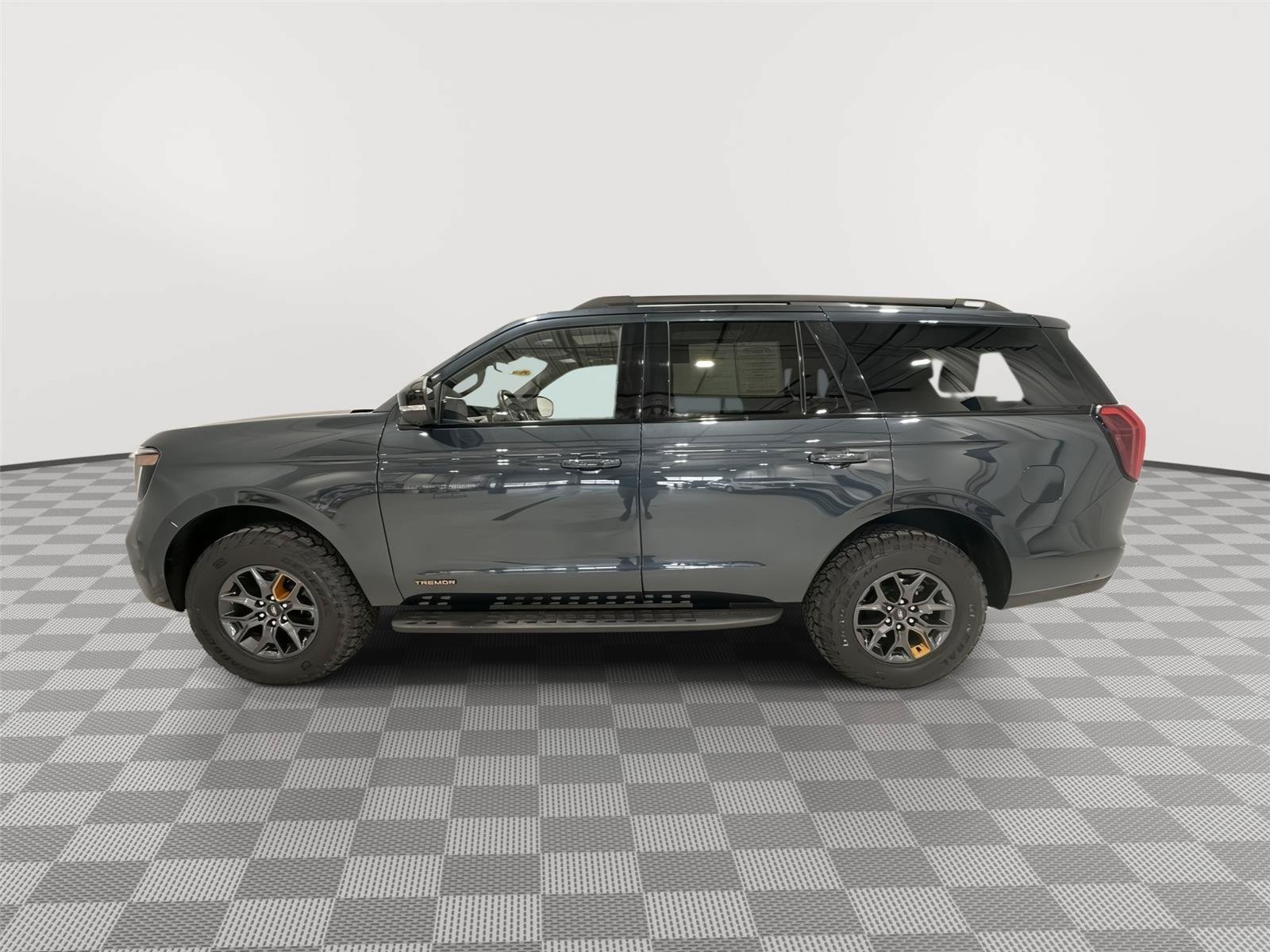 Used 2025 Ford Expedition Tremor AWD/4WD image 2