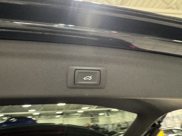 Certified 2025 Audi Q3 2.0T Premium AWD/4WD image 36