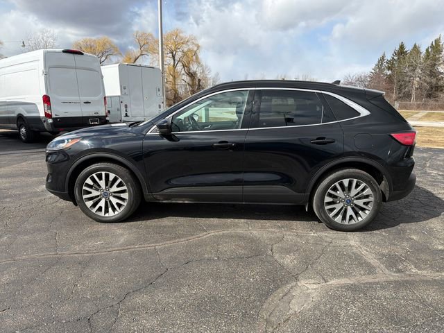Used 2022 Ford Escape Titanium image 2