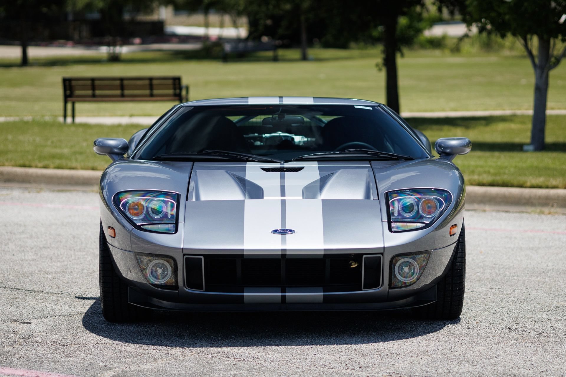 Used 2006 Ford GT RWD image 9