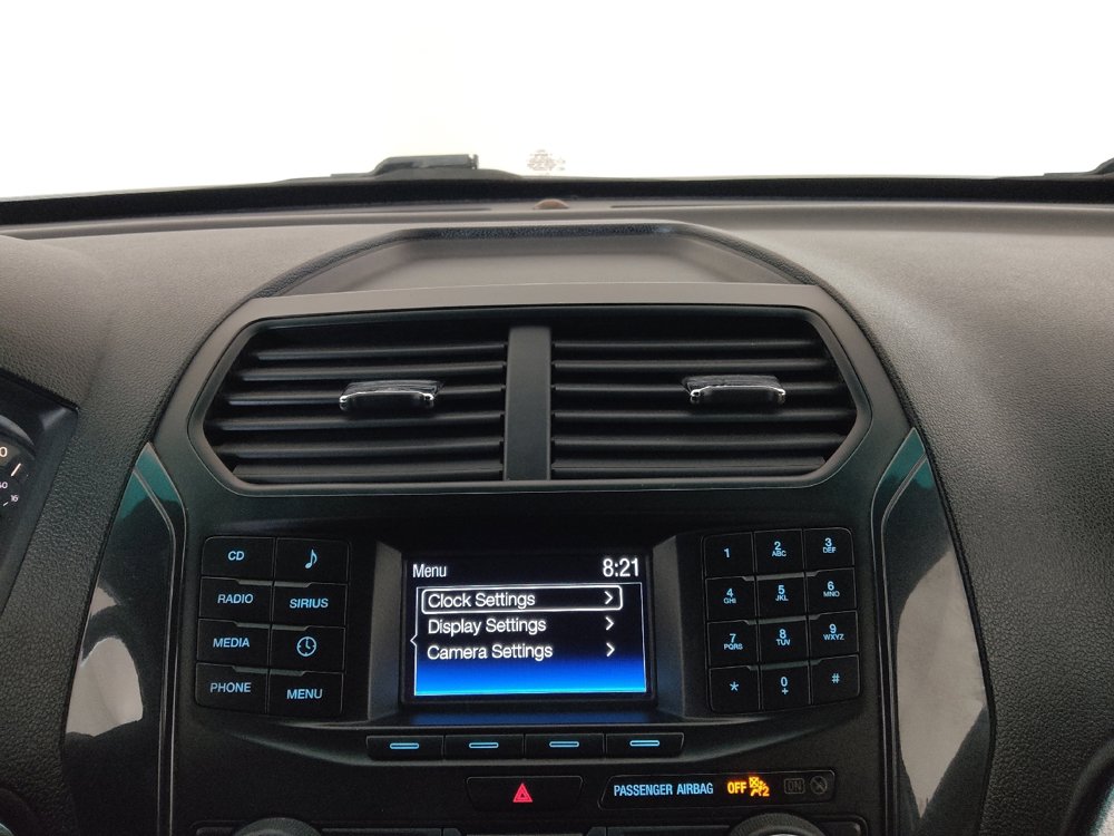 Used 2017 Ford Explorer XLT FWD image 25