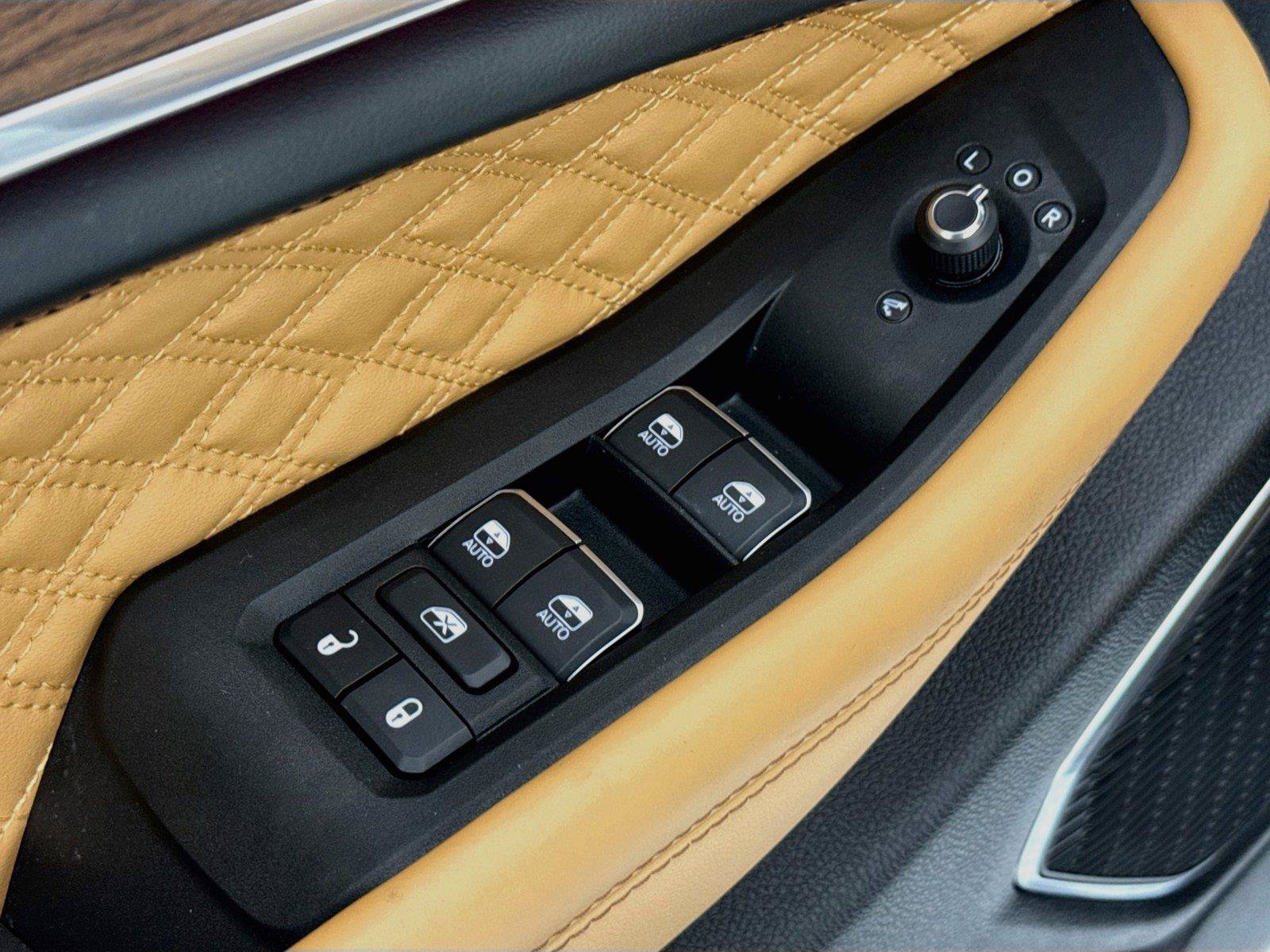 Used 2025 Jeep Grand Cherokee Summit AWD/4WD image 31
