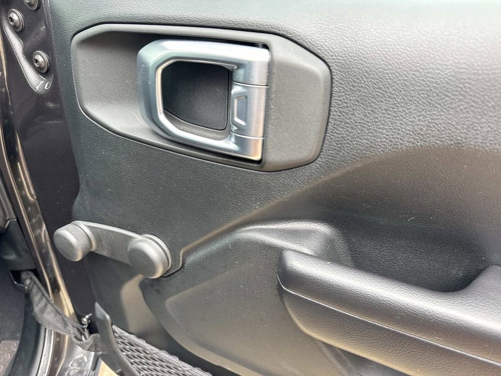 Used 2020 Jeep Wrangler Sport image 24