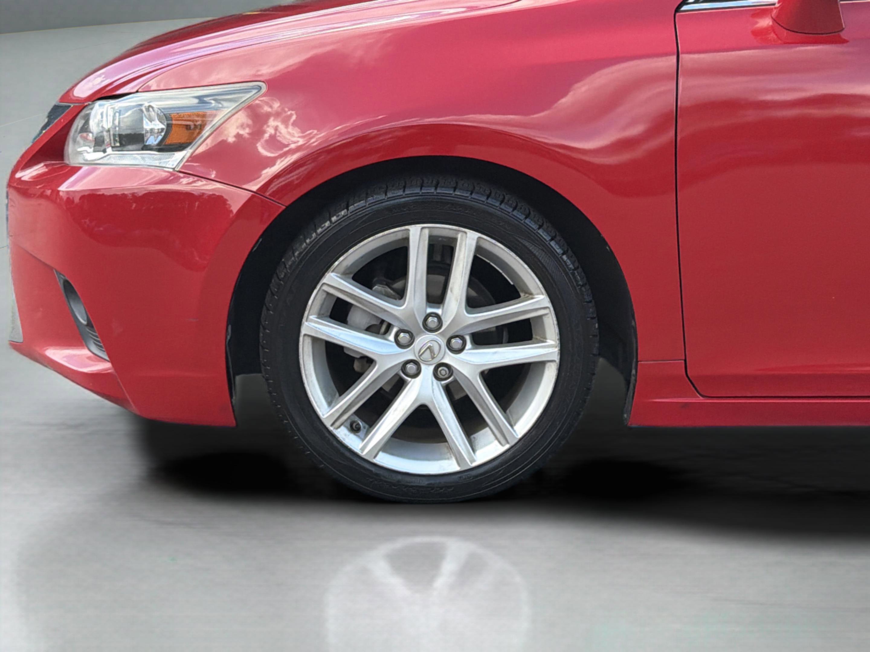 Used 2016 Lexus CT 200h w/ Seat Comfort Package image 9